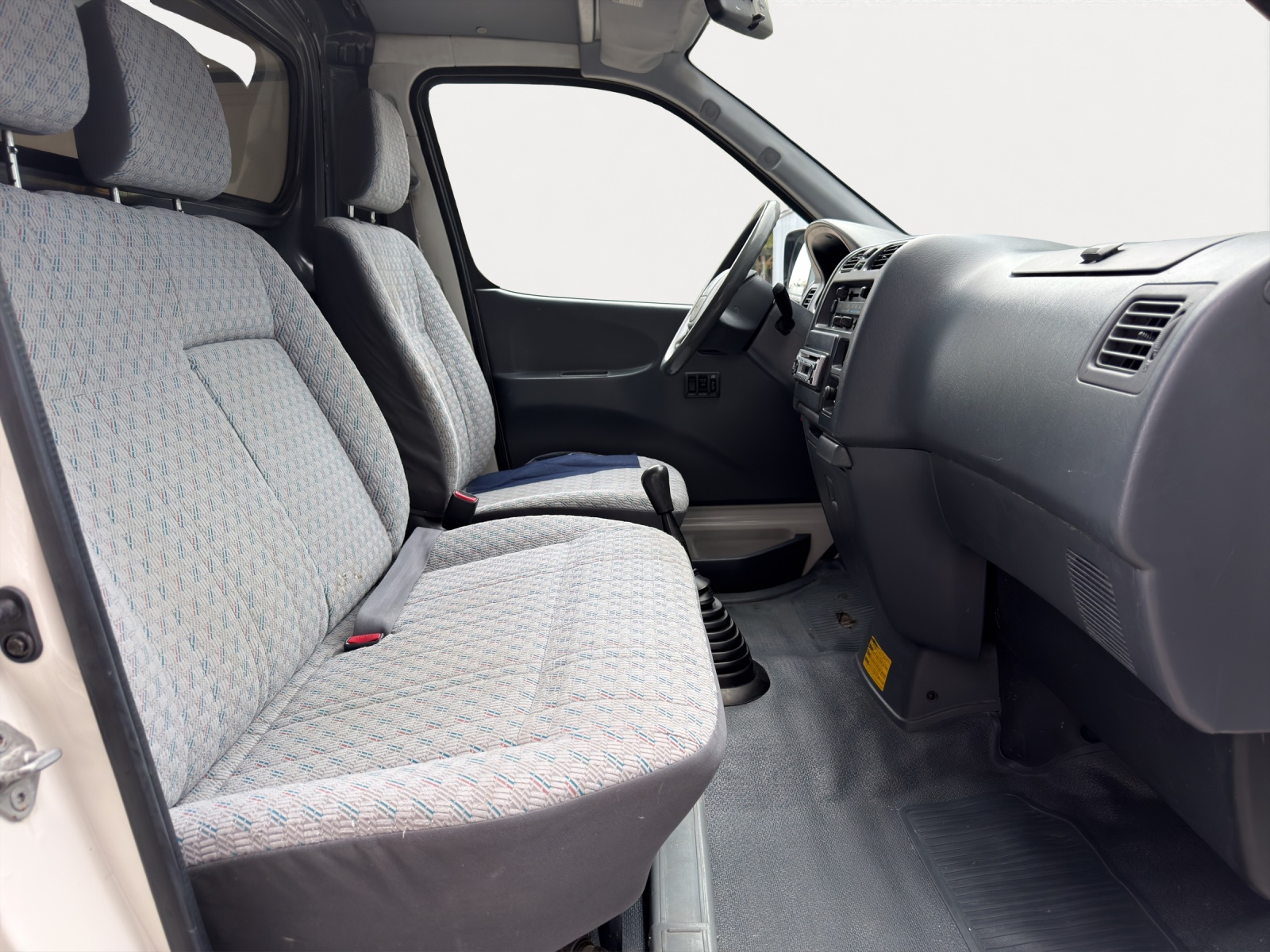 TOYOTA Hiace D-4D 4WD Kombi-image-14