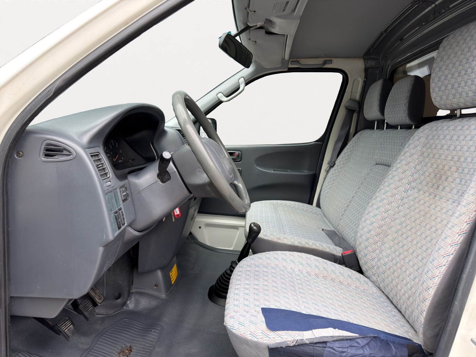 TOYOTA Hiace D-4D 4WD Kombi-image-8