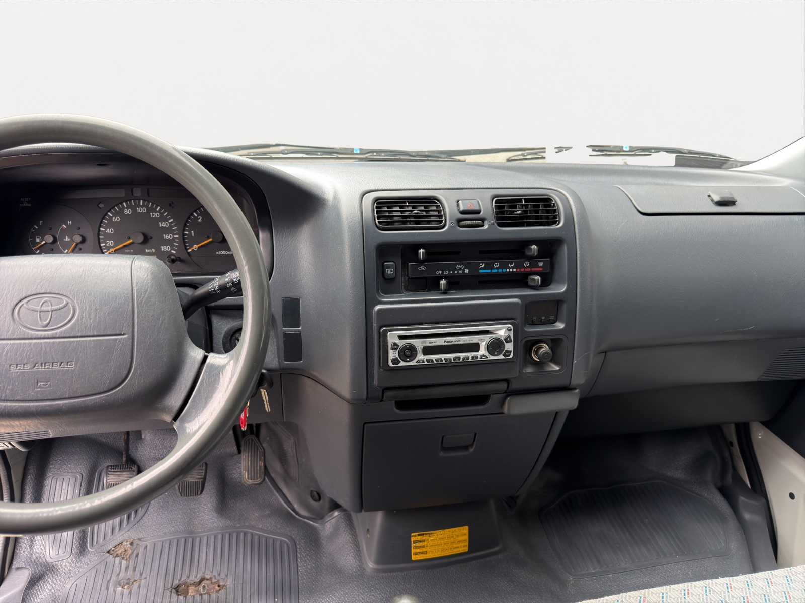 TOYOTA Hiace D-4D 4WD Kombi-image-11