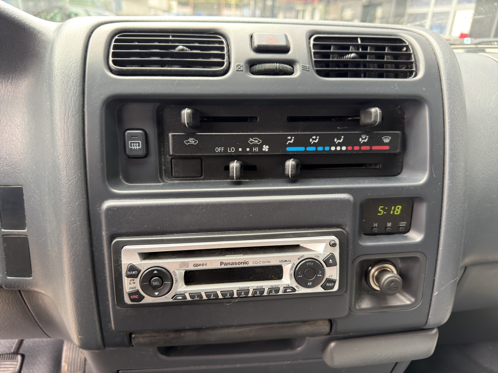 TOYOTA Hiace D-4D 4WD Kombi-image-12