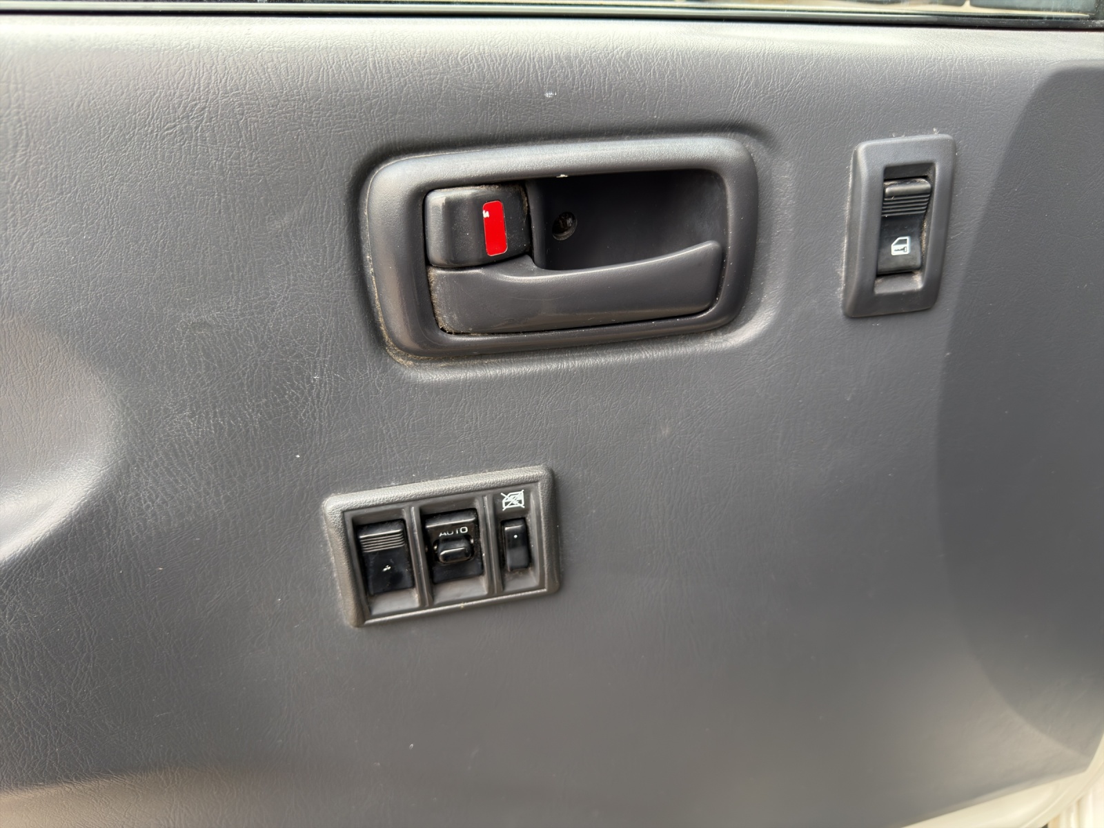 TOYOTA Hiace D-4D 4WD Kombi-image-9