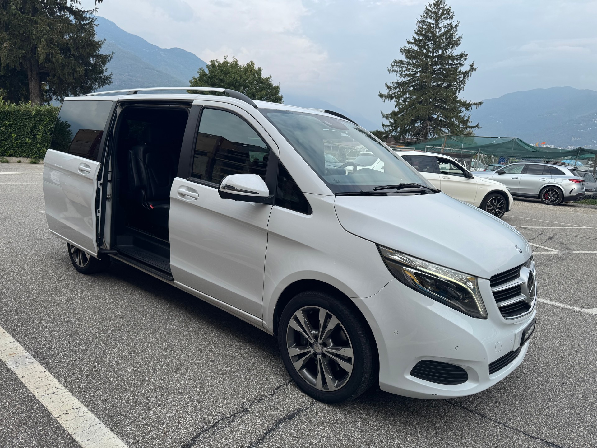 MERCEDES-BENZ V 250 d Exclusive lang 4Matic 7G-Tronic-image-4