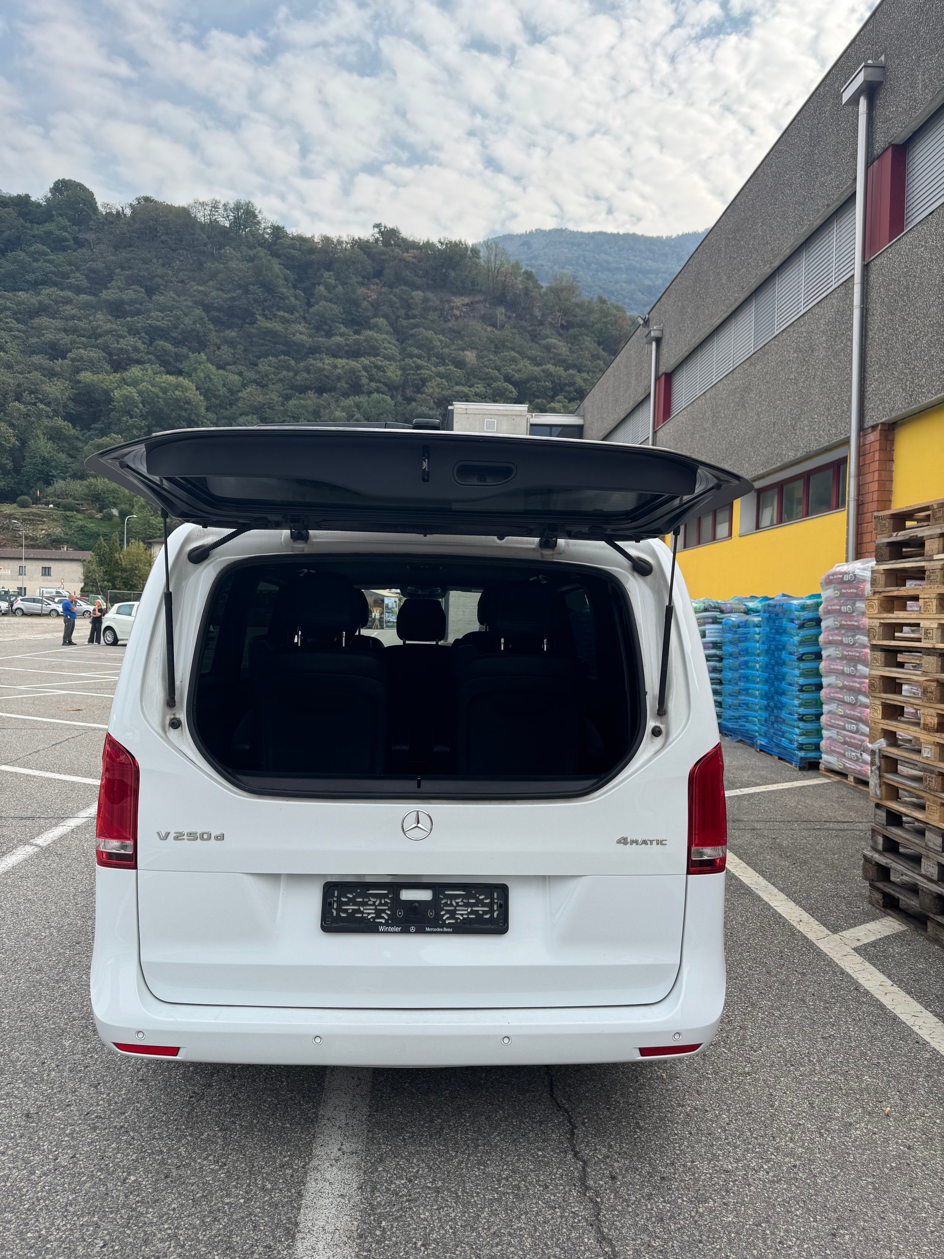 MERCEDES-BENZ V 250 d Exclusive lang 4Matic 7G-Tronic-image-3