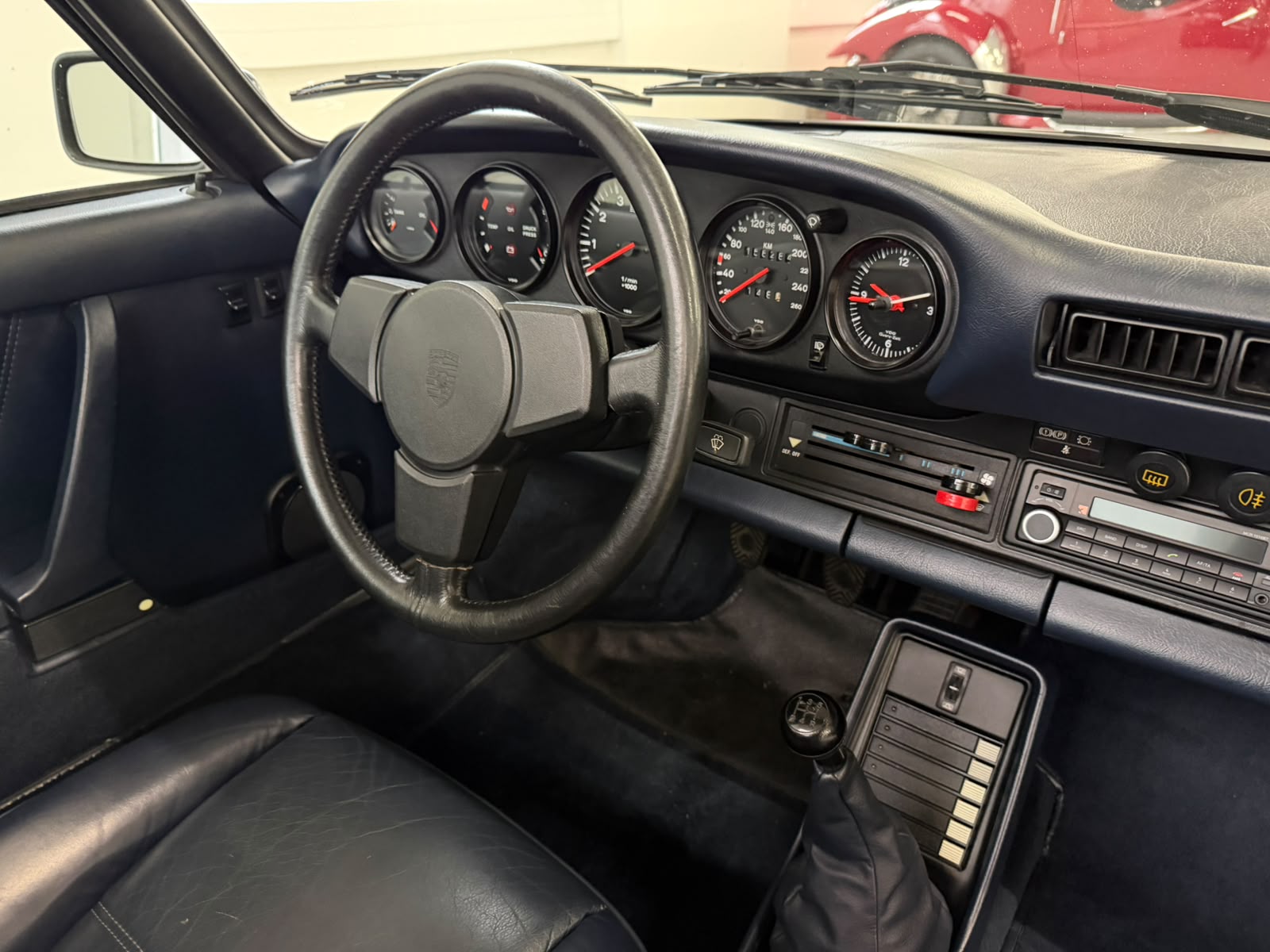 PORSCHE 911 Carrera Targa-image-8