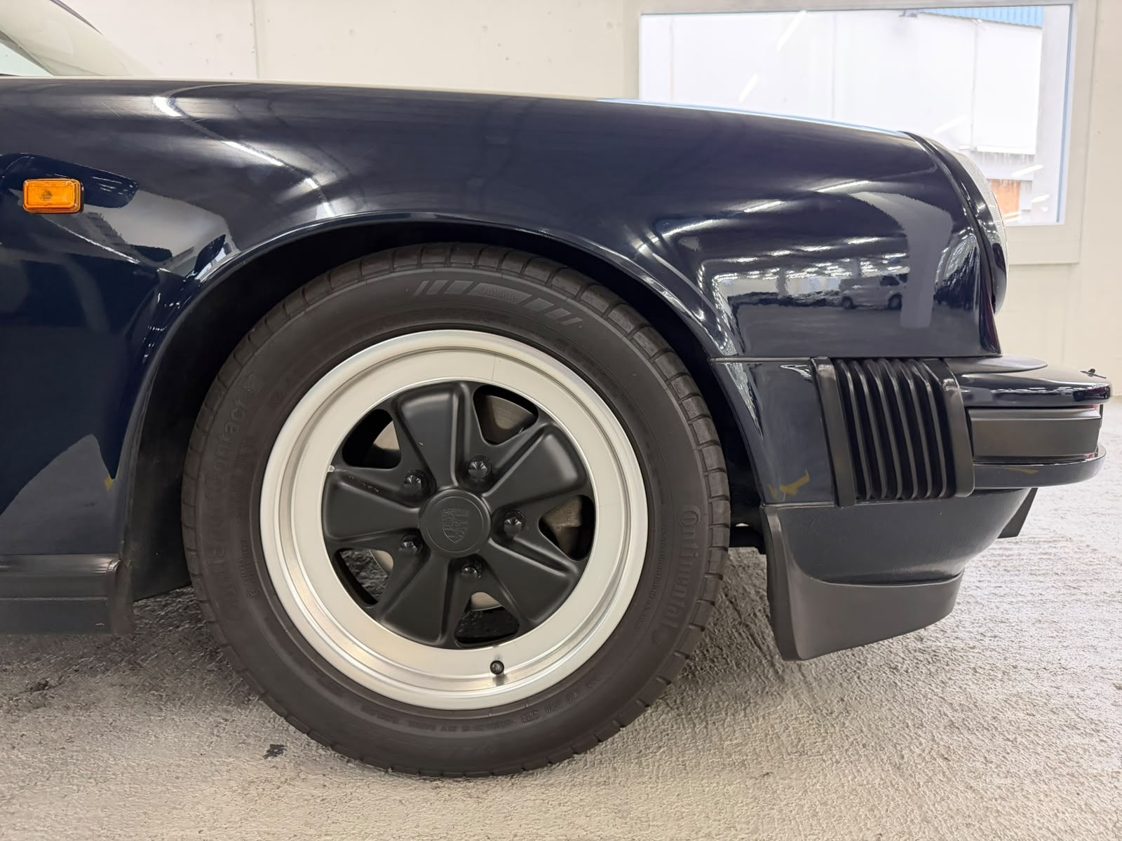PORSCHE 911 Carrera Targa-image-11