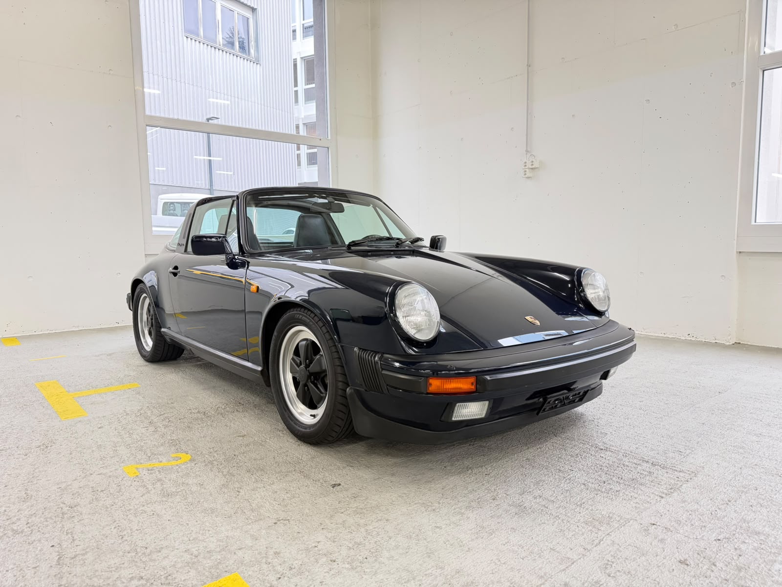 PORSCHE 911 Carrera Targa-image-0