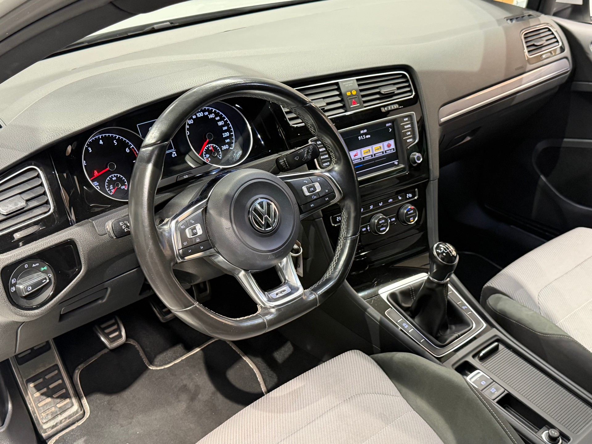 VW Golf 1.4 TSI Comfortline-image-15
