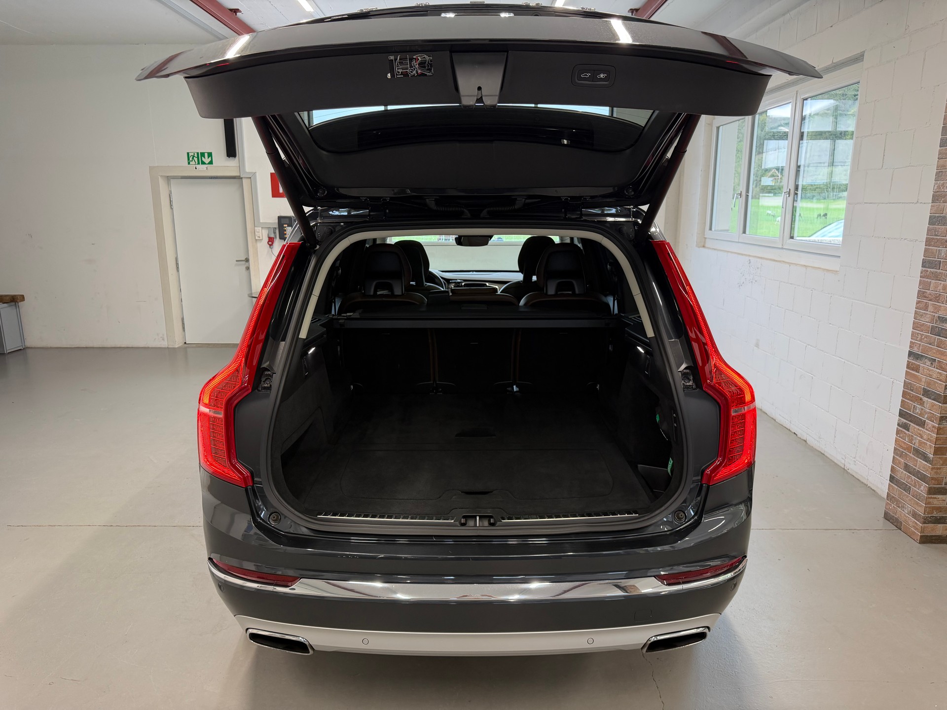 VOLVO XC90 B5 Diesel Mild Hybrid AWD Inscription Geartronic-image-14