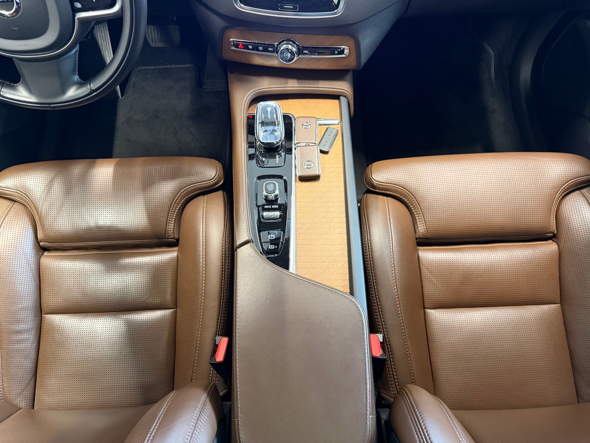VOLVO XC90 B5 Diesel Mild Hybrid AWD Inscription Geartronic-image-10