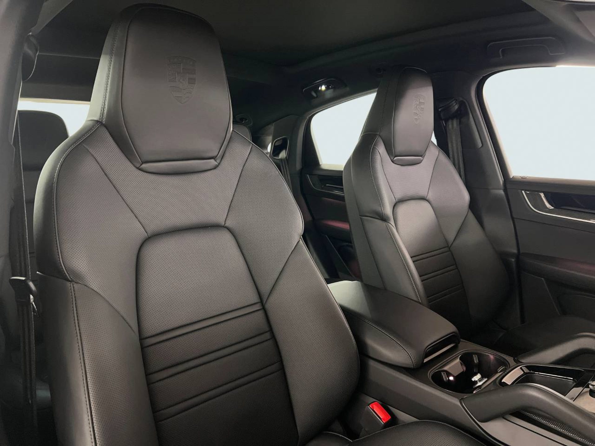 PORSCHE Cayenne S E-Hybrid Coupé-image-19