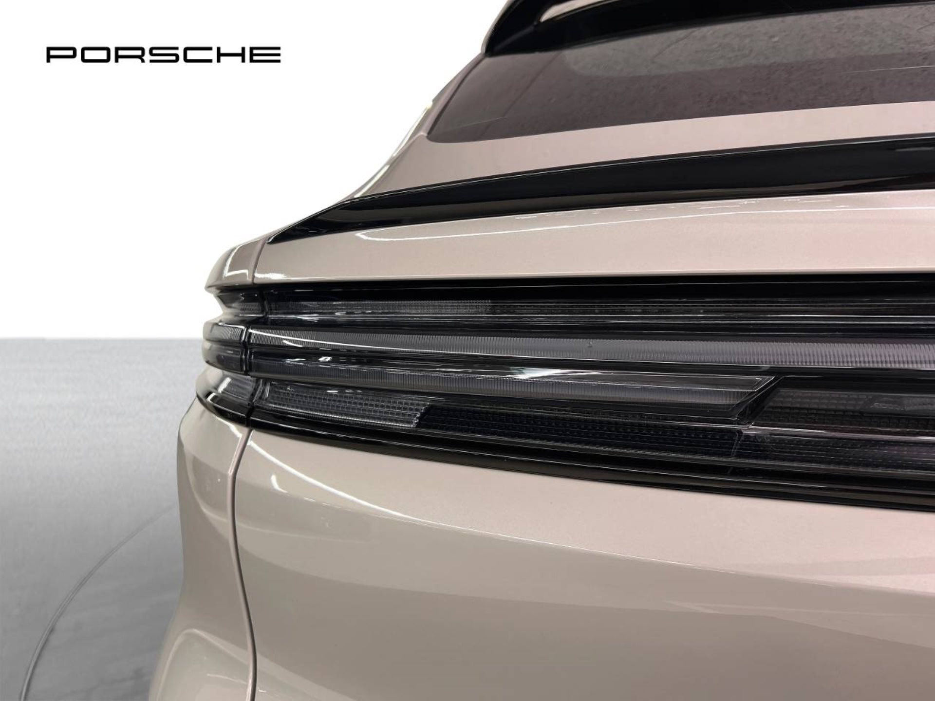 PORSCHE Cayenne S E-Hybrid Coupé-image-12