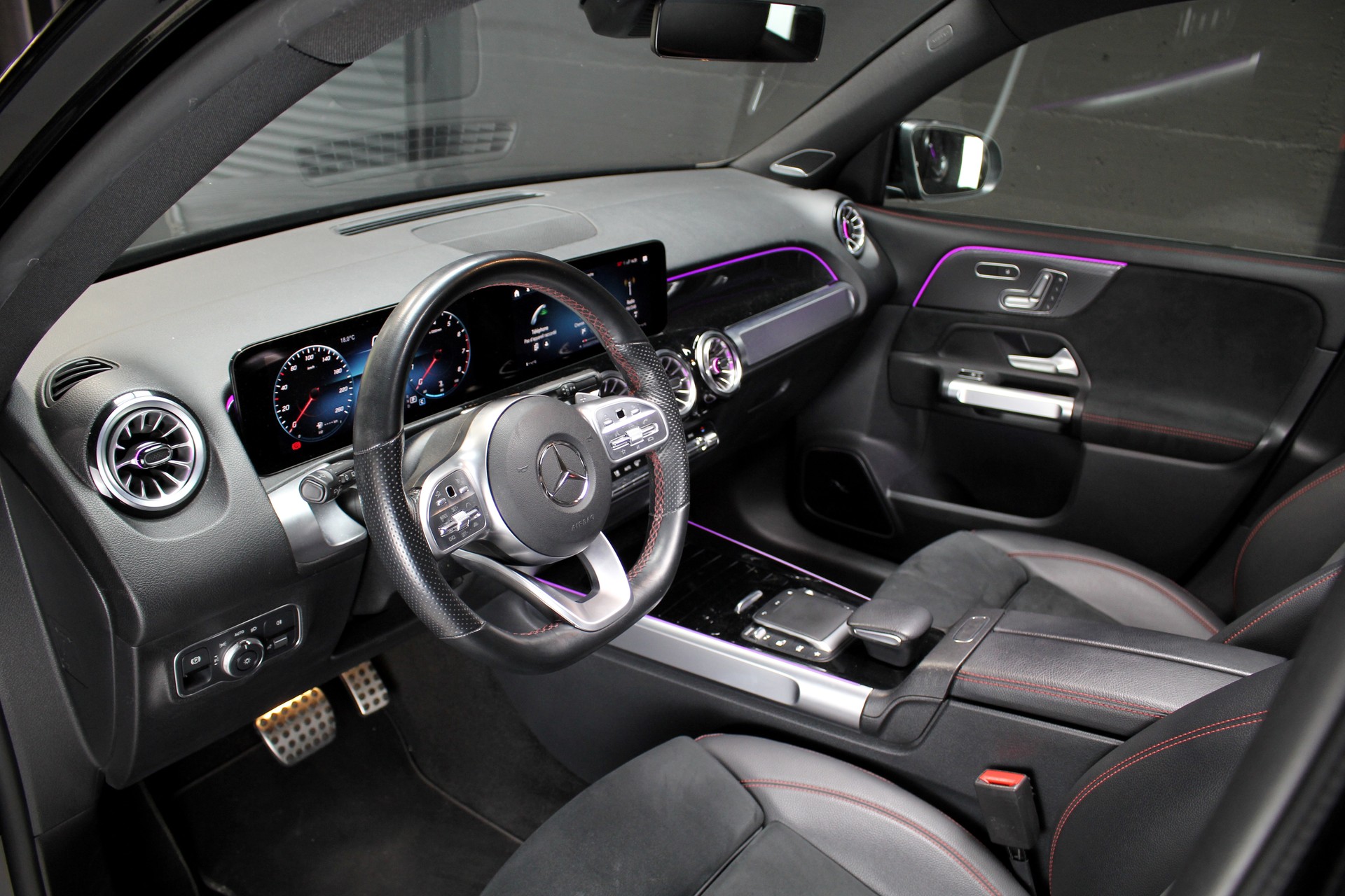 MERCEDES-BENZ GLB 250 4Matic AMG Line 8G-Tronic-image-1