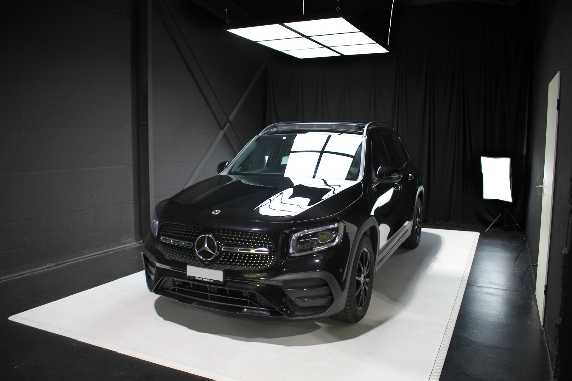 MERCEDES-BENZ GLB 250 4Matic AMG Line 8G-Tronic-image-0