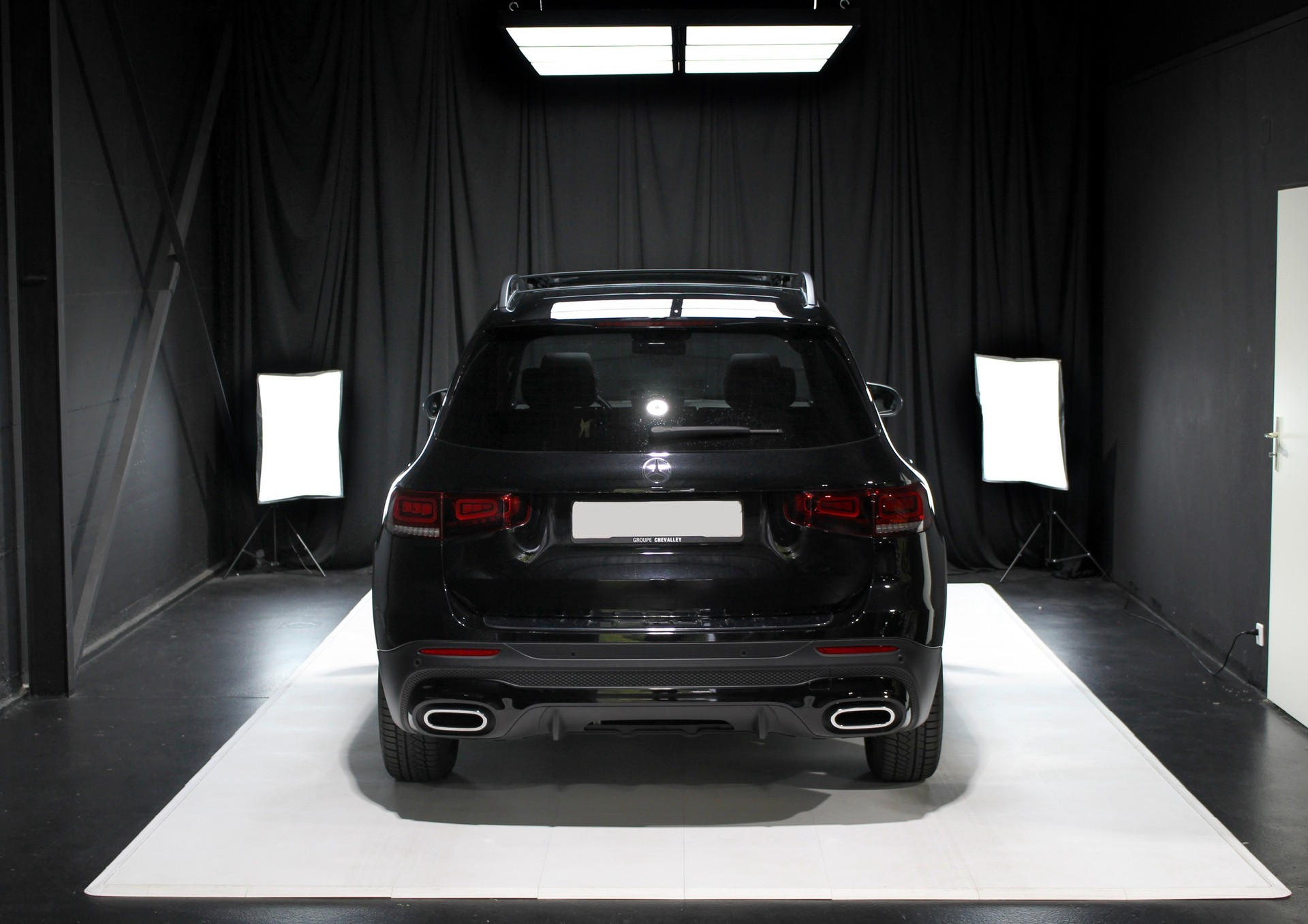 MERCEDES-BENZ GLB 250 4Matic AMG Line 8G-Tronic-image-6