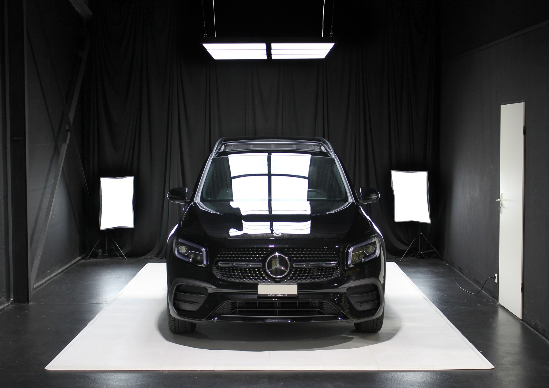 MERCEDES-BENZ GLB 250 4Matic AMG Line 8G-Tronic-image-2