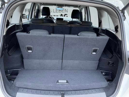 BMW 218d xDrive Gran Tourer-image-9