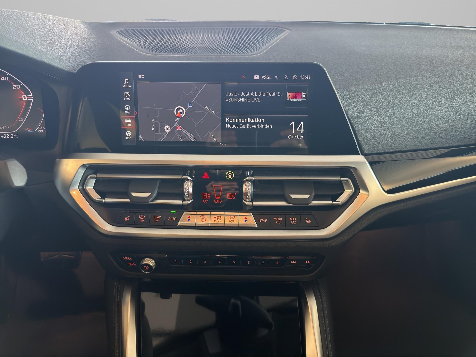BMW M240i xDrive-image-14