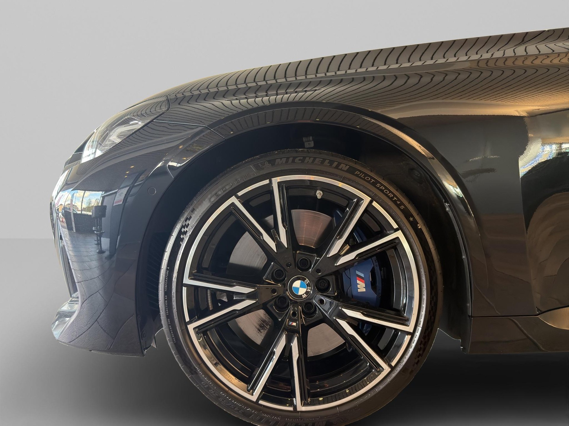 BMW M240i xDrive-image-8