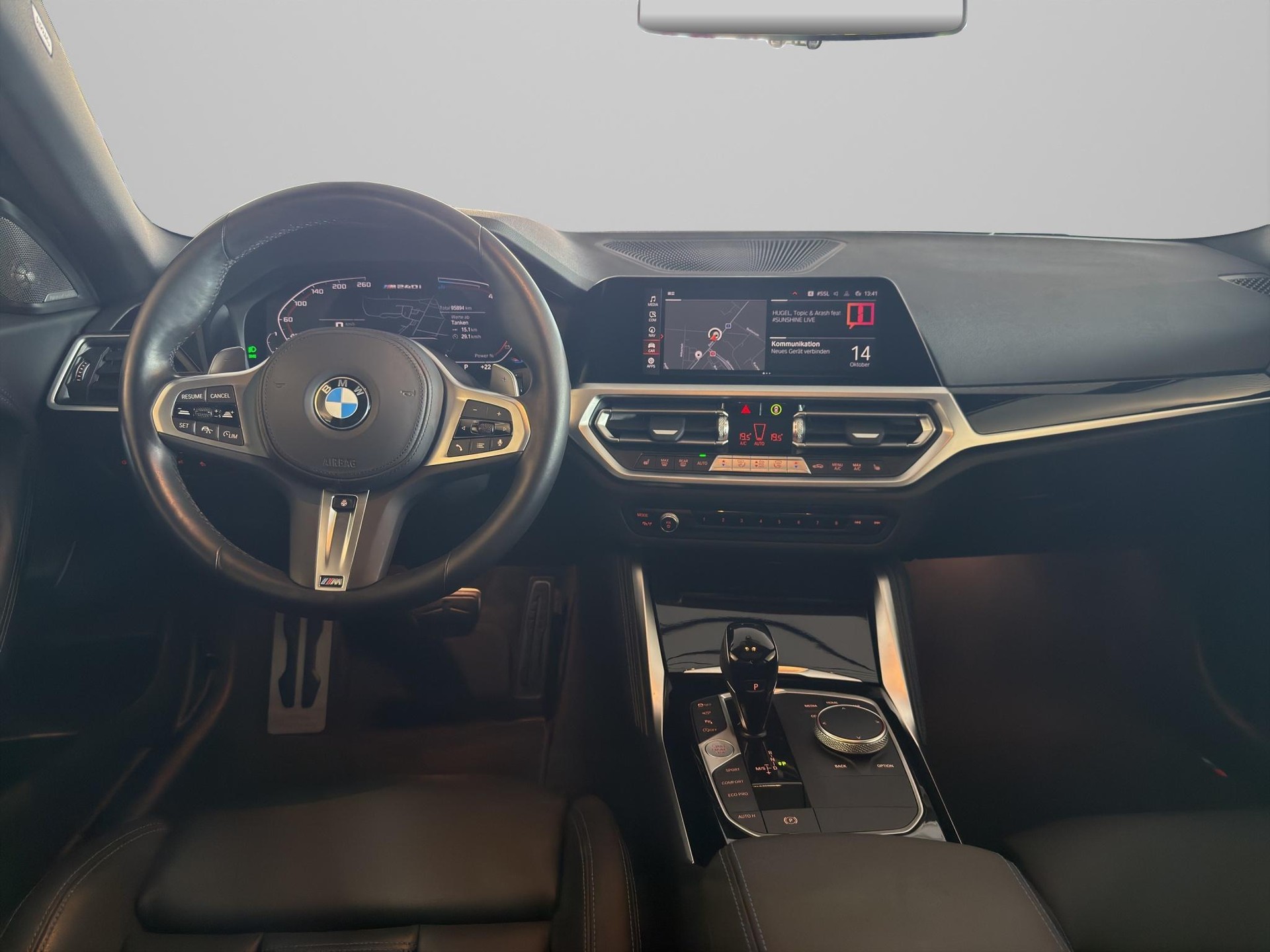 BMW M240i xDrive-image-12