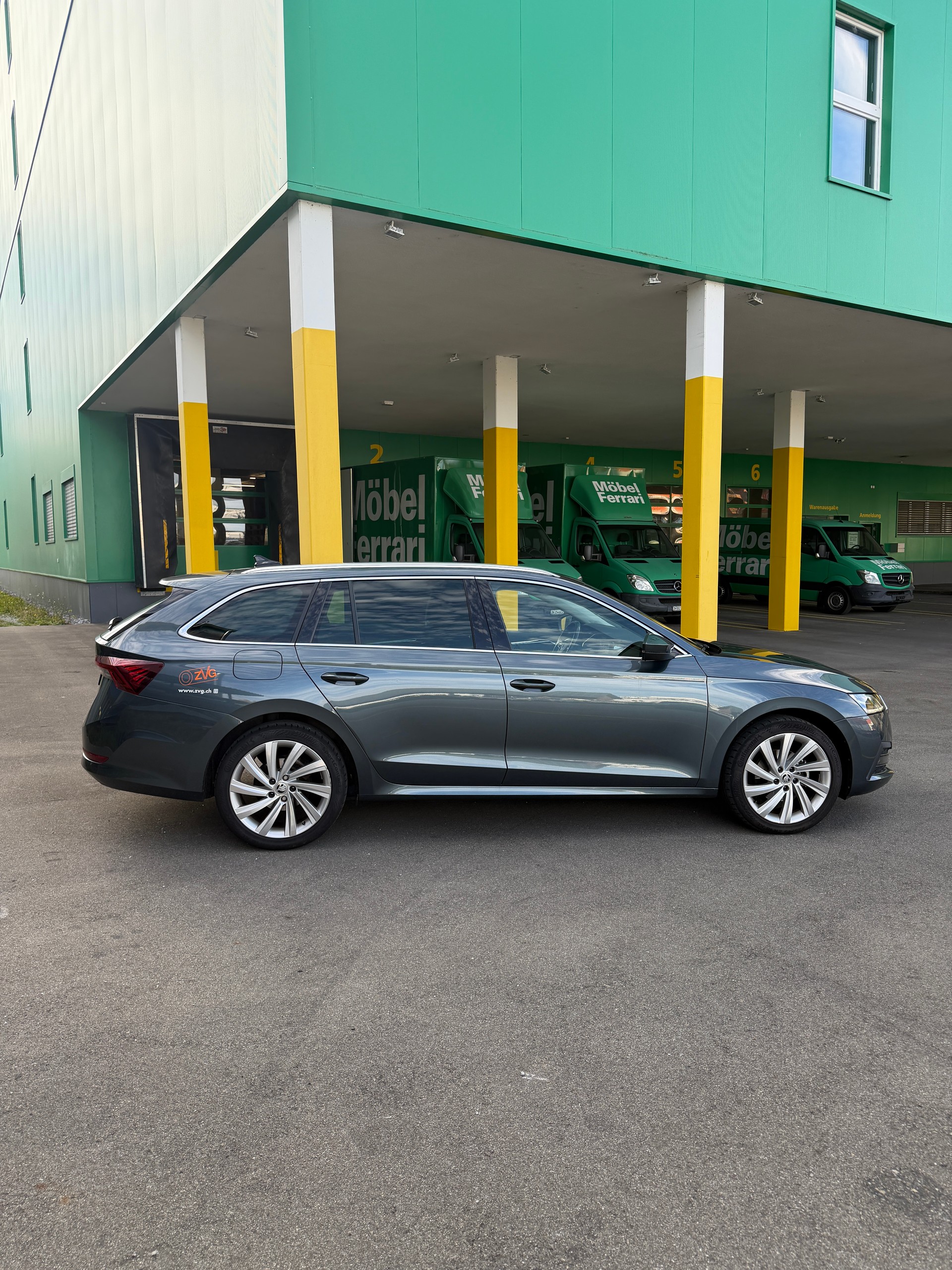 SKODA Octavia Combi 2.0 TDI Ambition-image-7