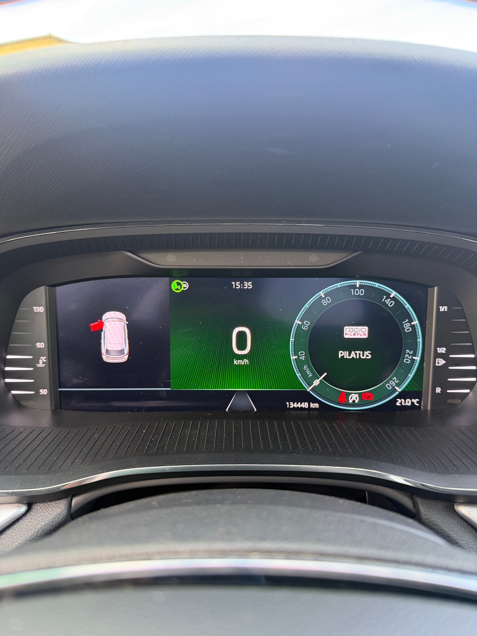 SKODA Octavia Combi 2.0 TDI Ambition-image-13