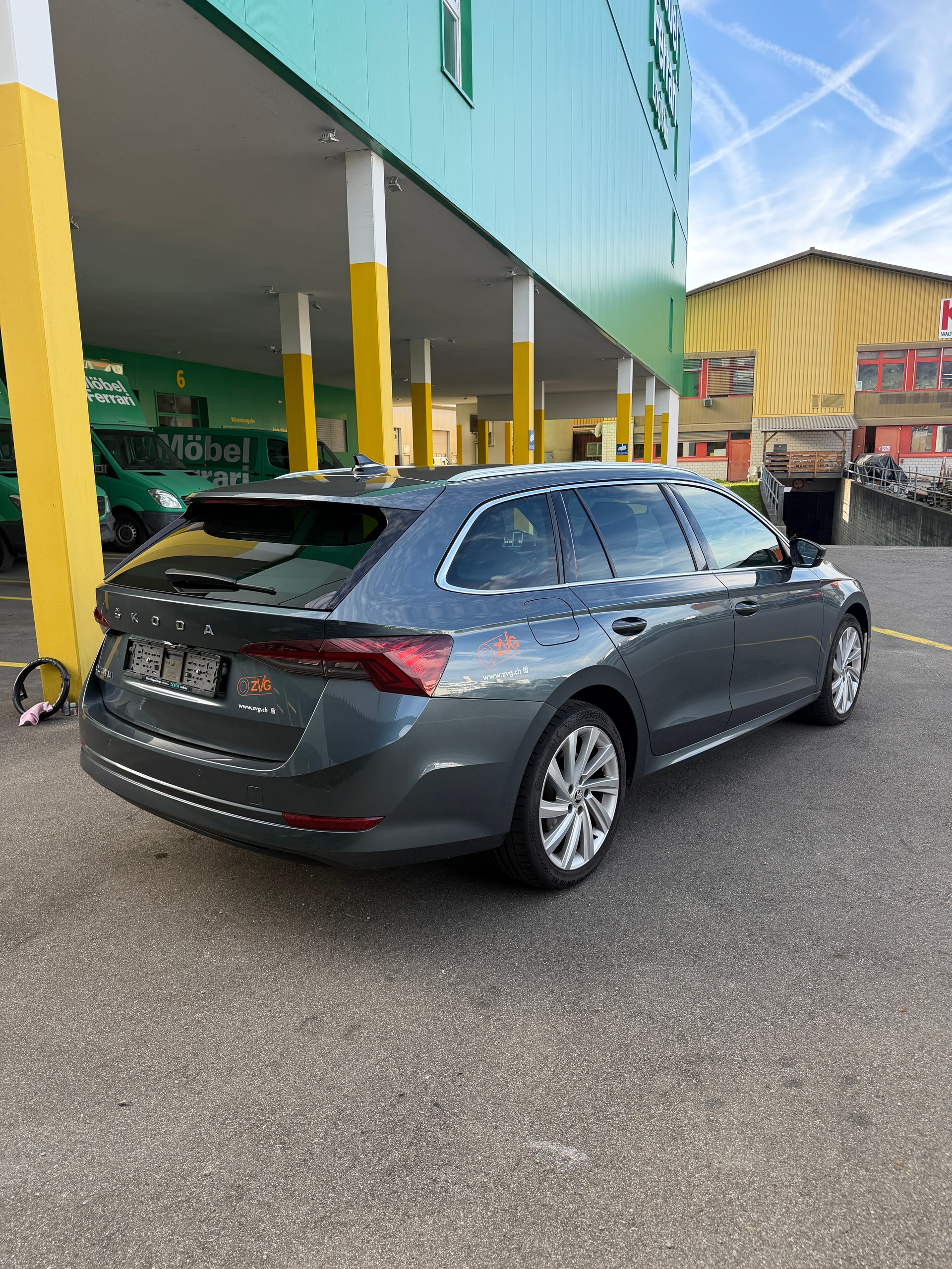 SKODA Octavia Combi 2.0 TDI Ambition-image-6