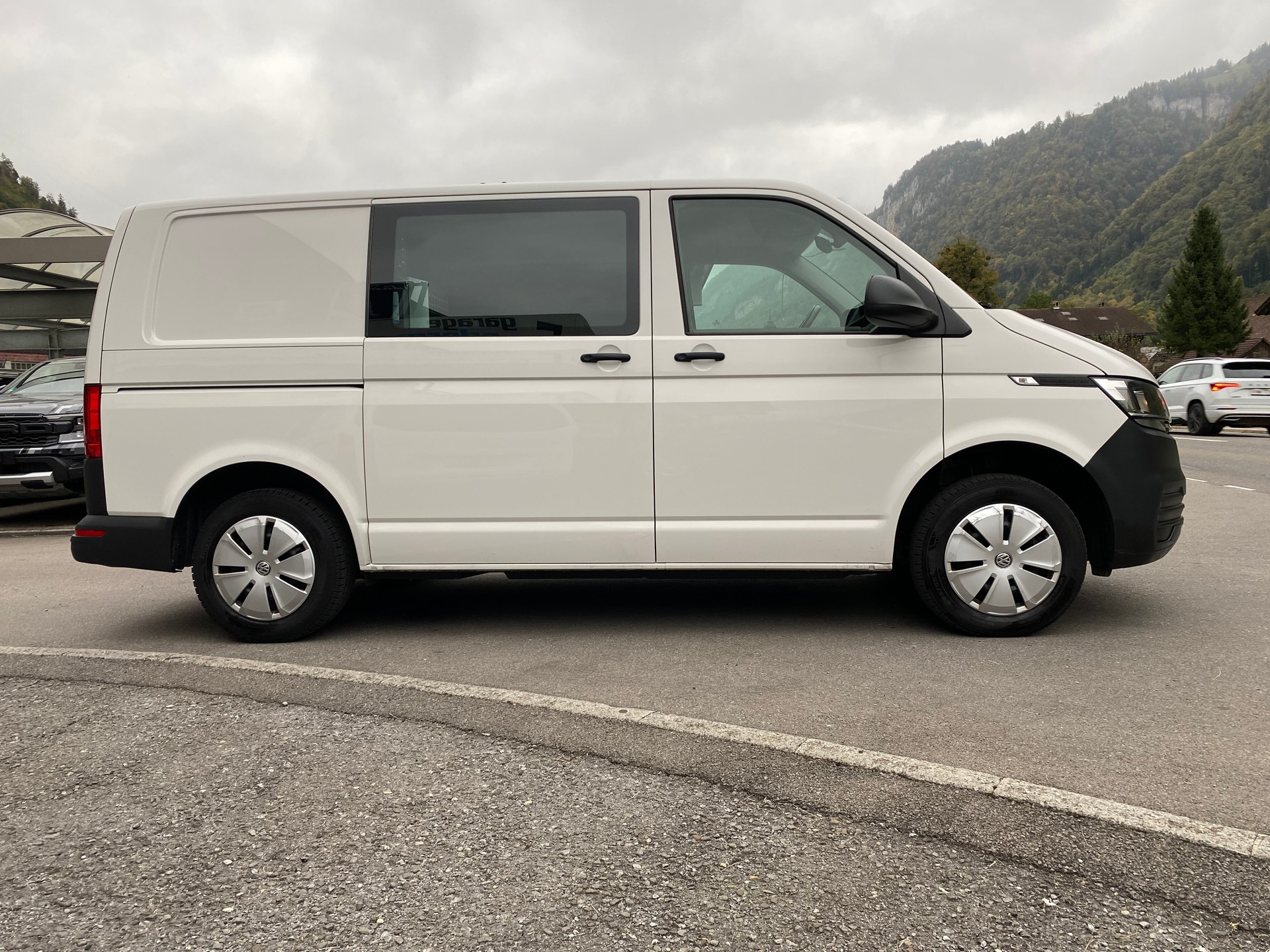 VW T6.1 2.0 TDI 4Motion DSG-image-13