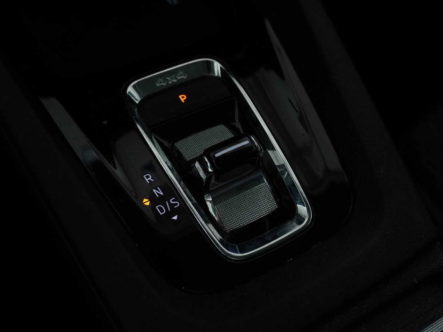 SKODA Octavia Combi 2.0 TDI DSG Style 4x4-image-9