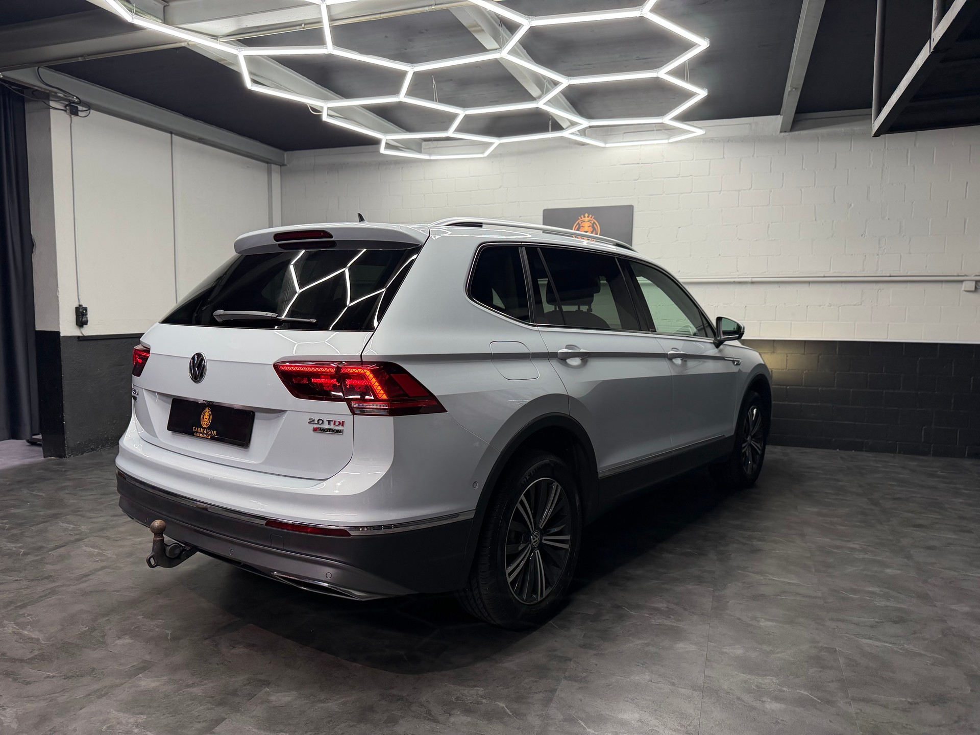 VW Tiguan Allspace 2.0 TDI SCR Highline 4Motion DSG | Head-Up | 360° Kamera | Full Assists | Anhängerkupplung 2.4T-image-8