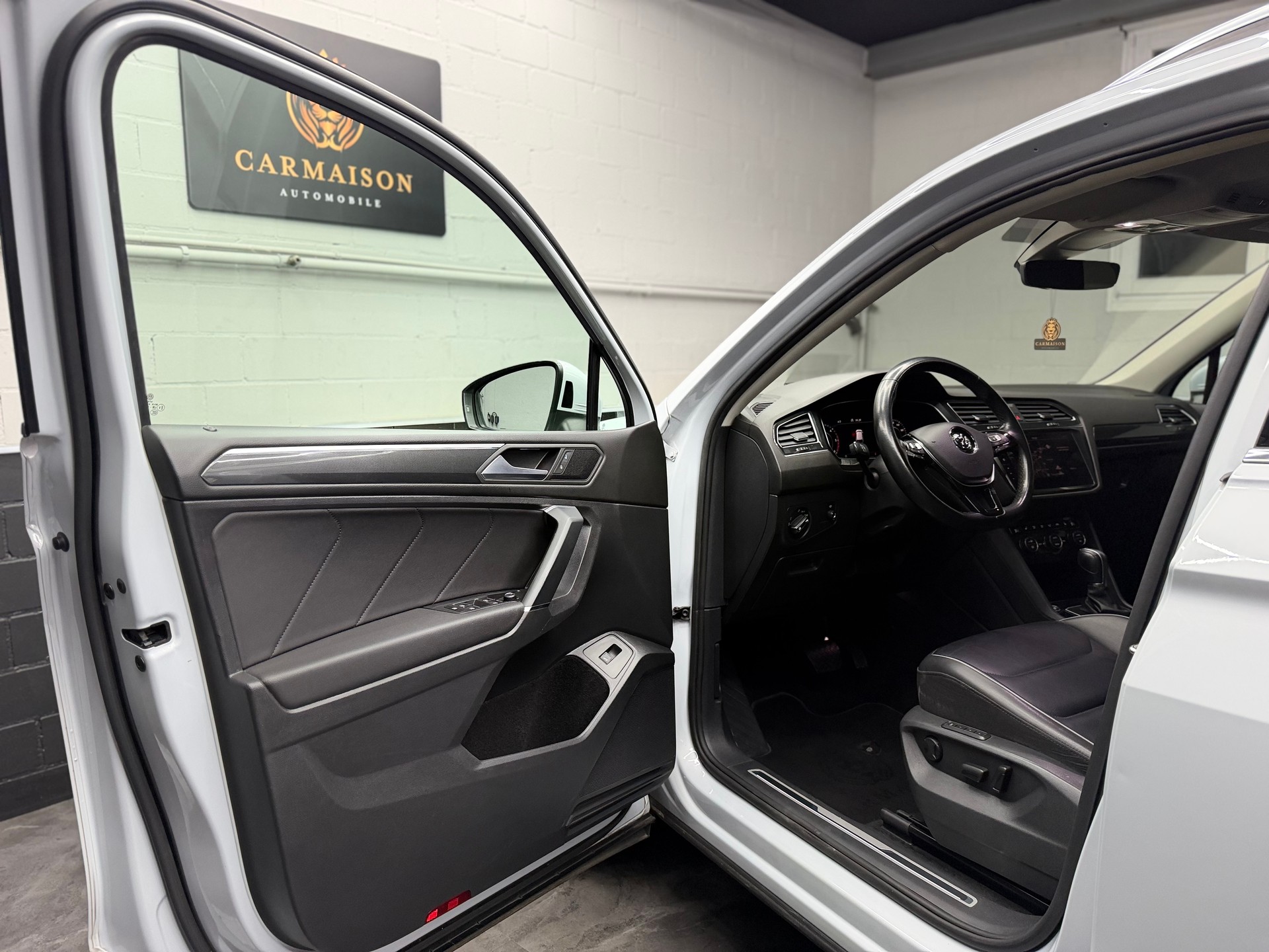 VW Tiguan Allspace 2.0 TDI SCR Highline 4Motion DSG | Head-Up | 360° Kamera | Full Assists | Anhängerkupplung 2.4T-image-11