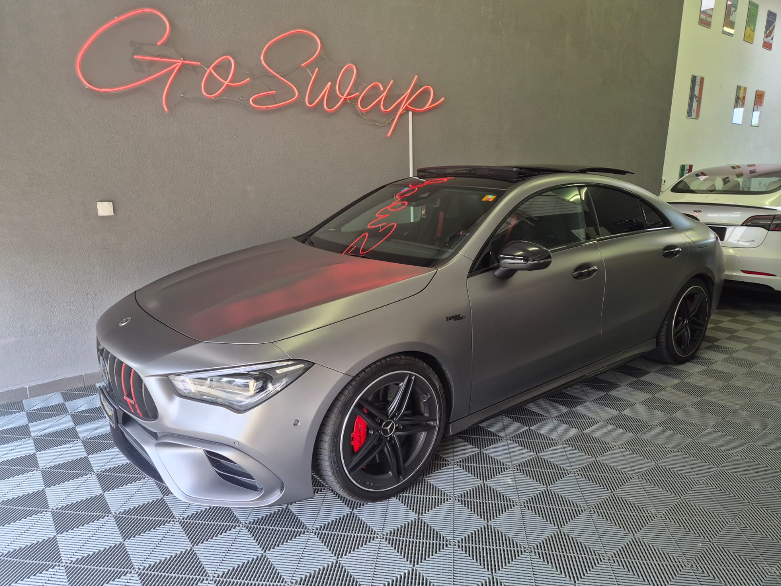 MERCEDES-BENZ 1 MERCEDES-BENZ CLA 45 S AMG 4Matic+ 8G-DCT *Toit ouvrant *Gris "mat"-image-3
