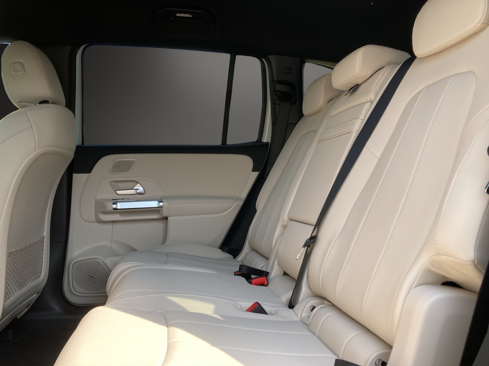 MERCEDES-BENZ EQB 300 4Matic Swiss Star-image-12
