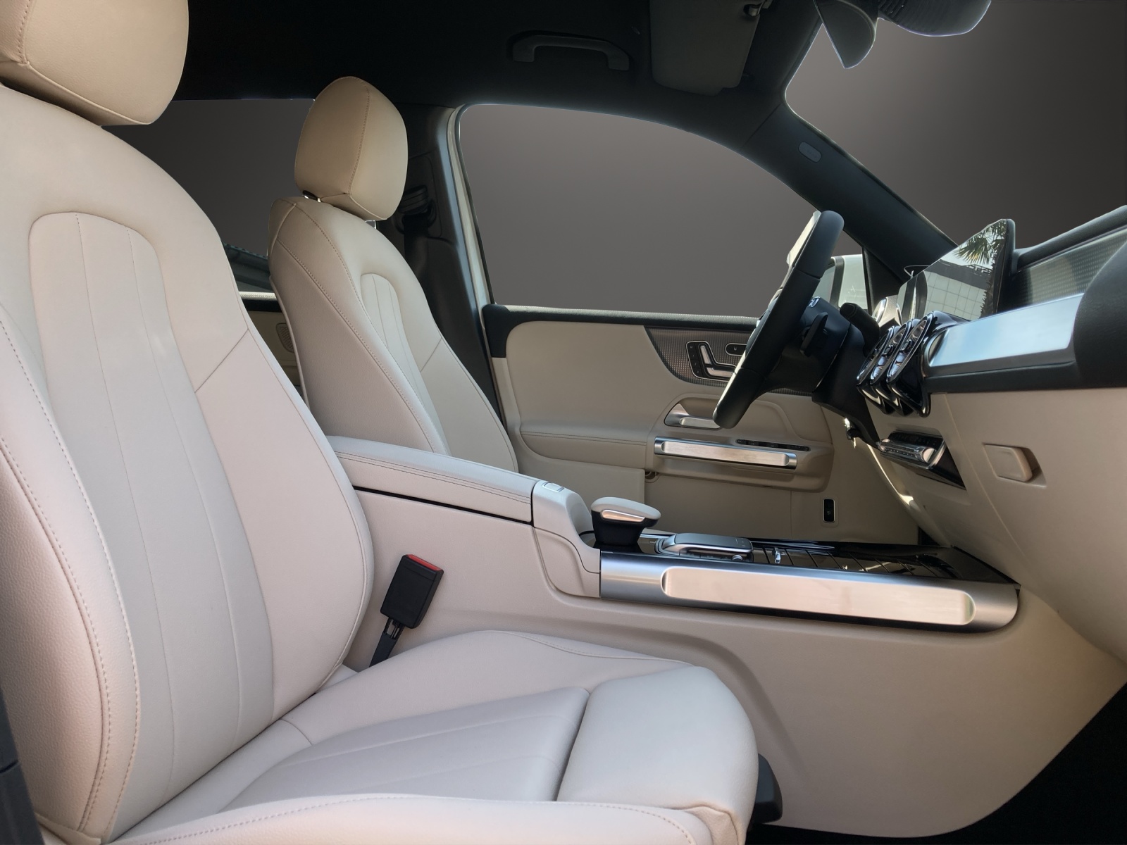 MERCEDES-BENZ EQB 300 4Matic Swiss Star-image-11