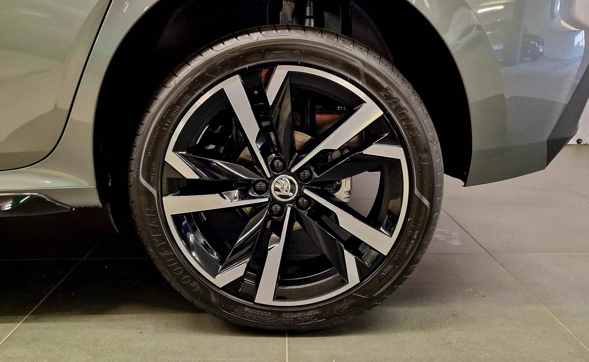 SKODA Kamiq 1.5 TSI Monte Carlo DSG-image-16