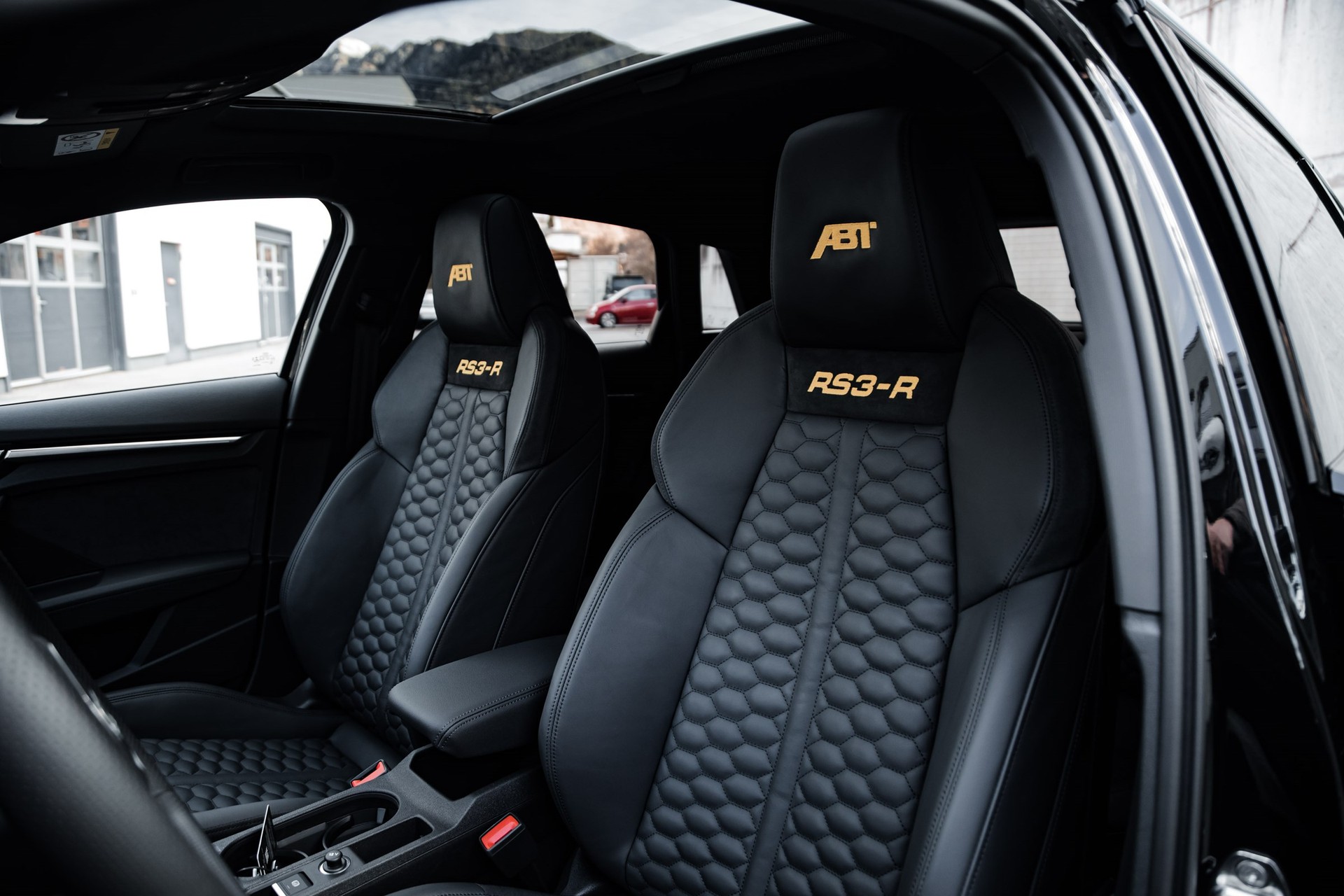 AUDI RS3 Sportback 2.5 TSI quattro-image-8