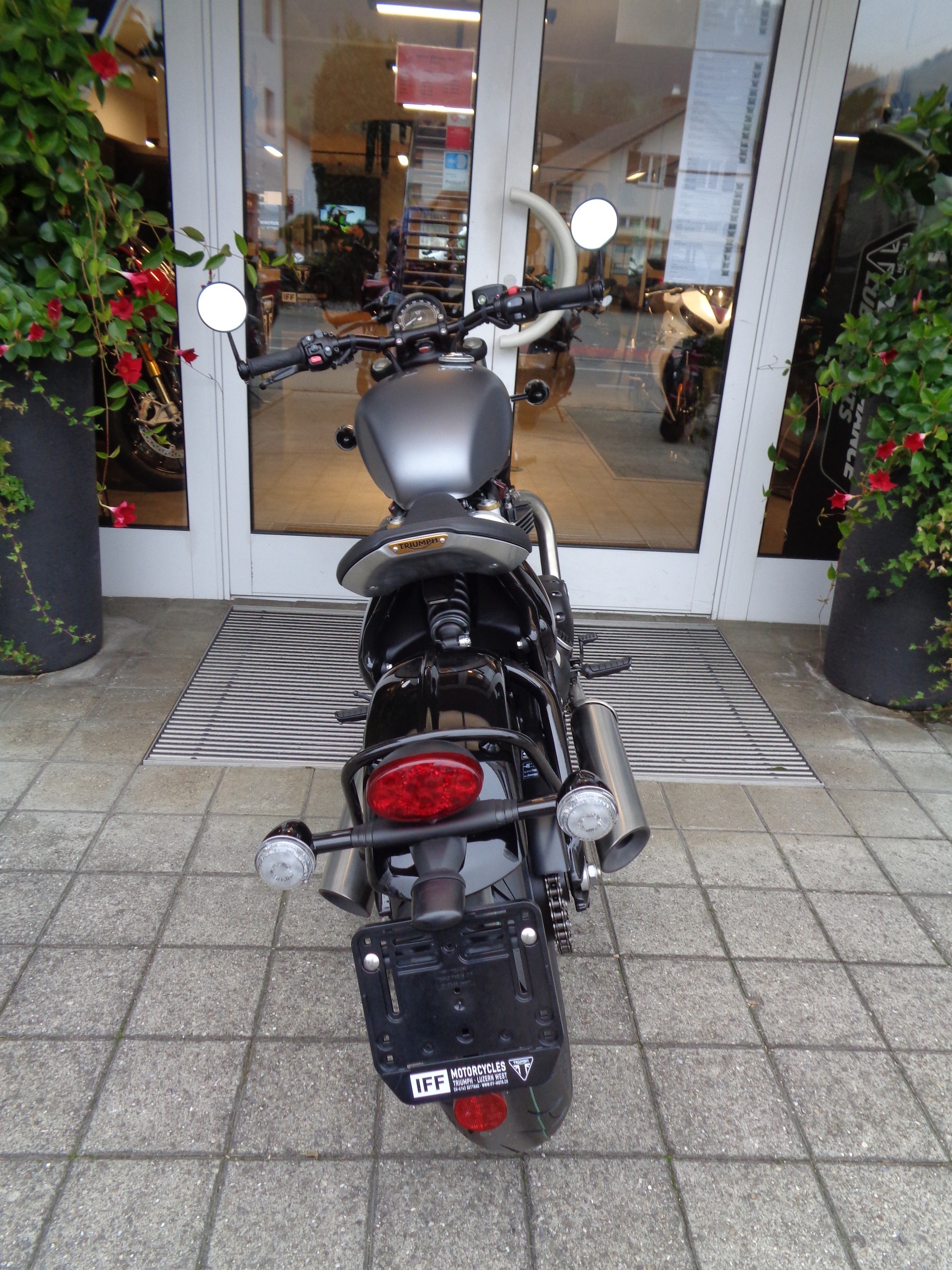 TRIUMPH Bonneville 1200 Bobber-image-7