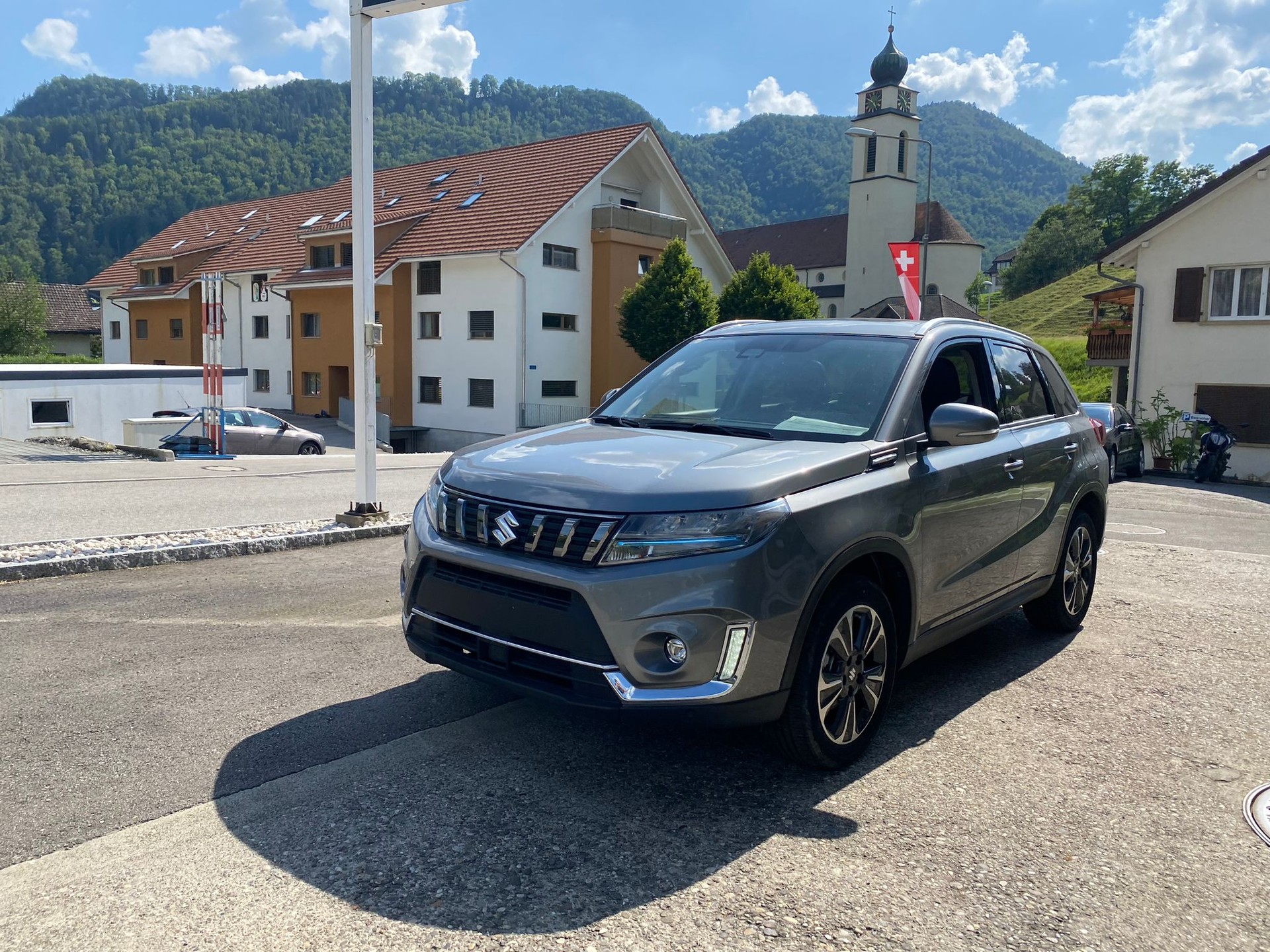 SUZUKI Vitara 1.5 Hybrid Compact Top 4x4 AGS-image-3