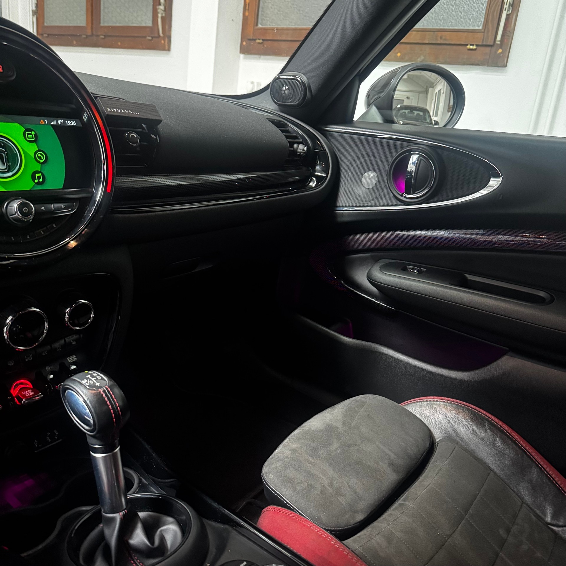 MINI Clubman Cooper John Cooper Works ALL4 Steptronic-image-11
