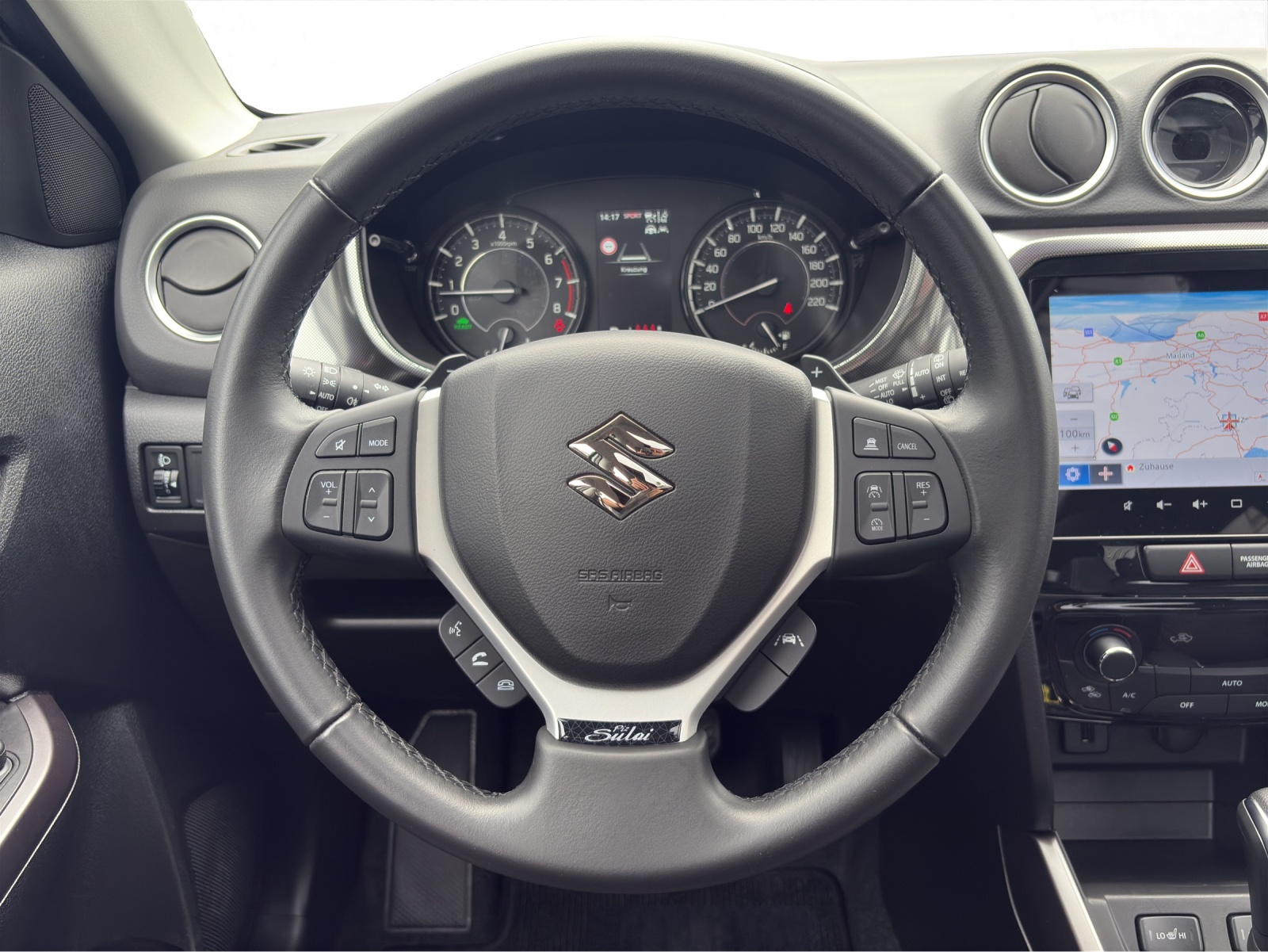 SUZUKI Vitara 1.5 Compact Top Hybrid 4x4-image-10