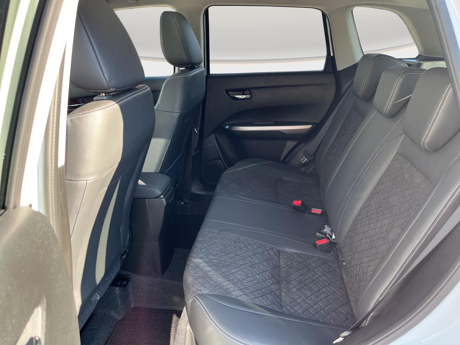SUZUKI Vitara 1.5 Compact Top Hybrid 4x4-image-13