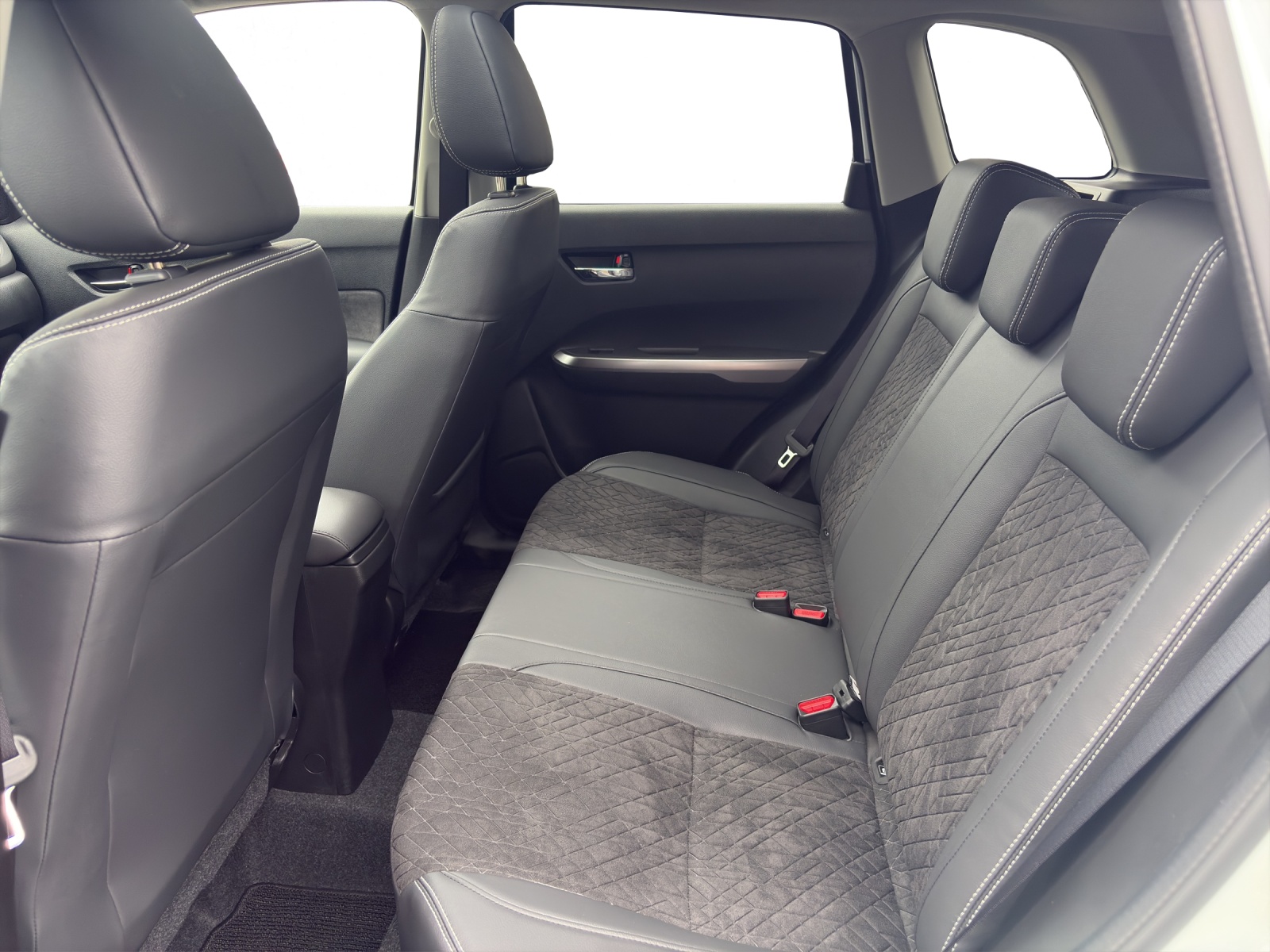 SUZUKI Vitara 1.5 Compact Top Hybrid 4x4-image-13