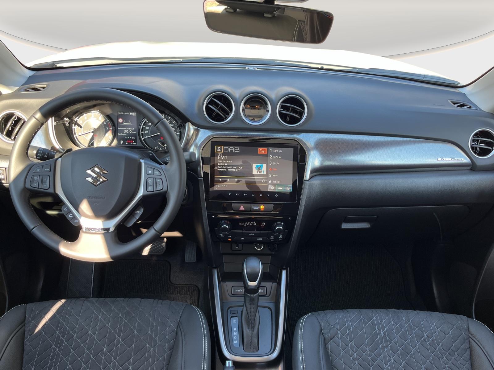 SUZUKI Vitara 1.5 Compact Top Hybrid 4x4-image-12