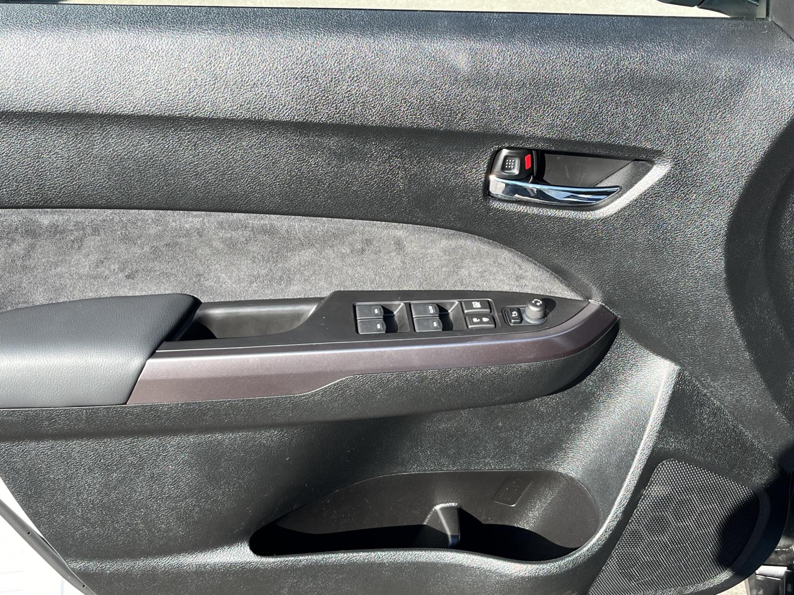 SUZUKI Vitara 1.5 Compact Top Hybrid 4x4-image-16