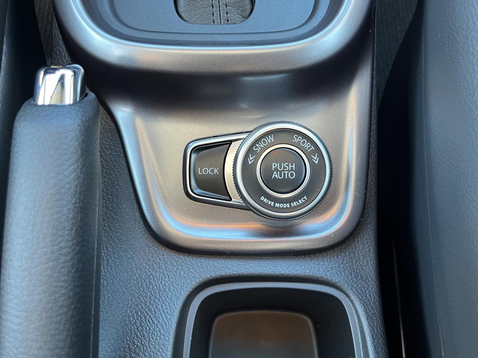 SUZUKI Vitara 1.5 Compact Top Hybrid 4x4-image-14