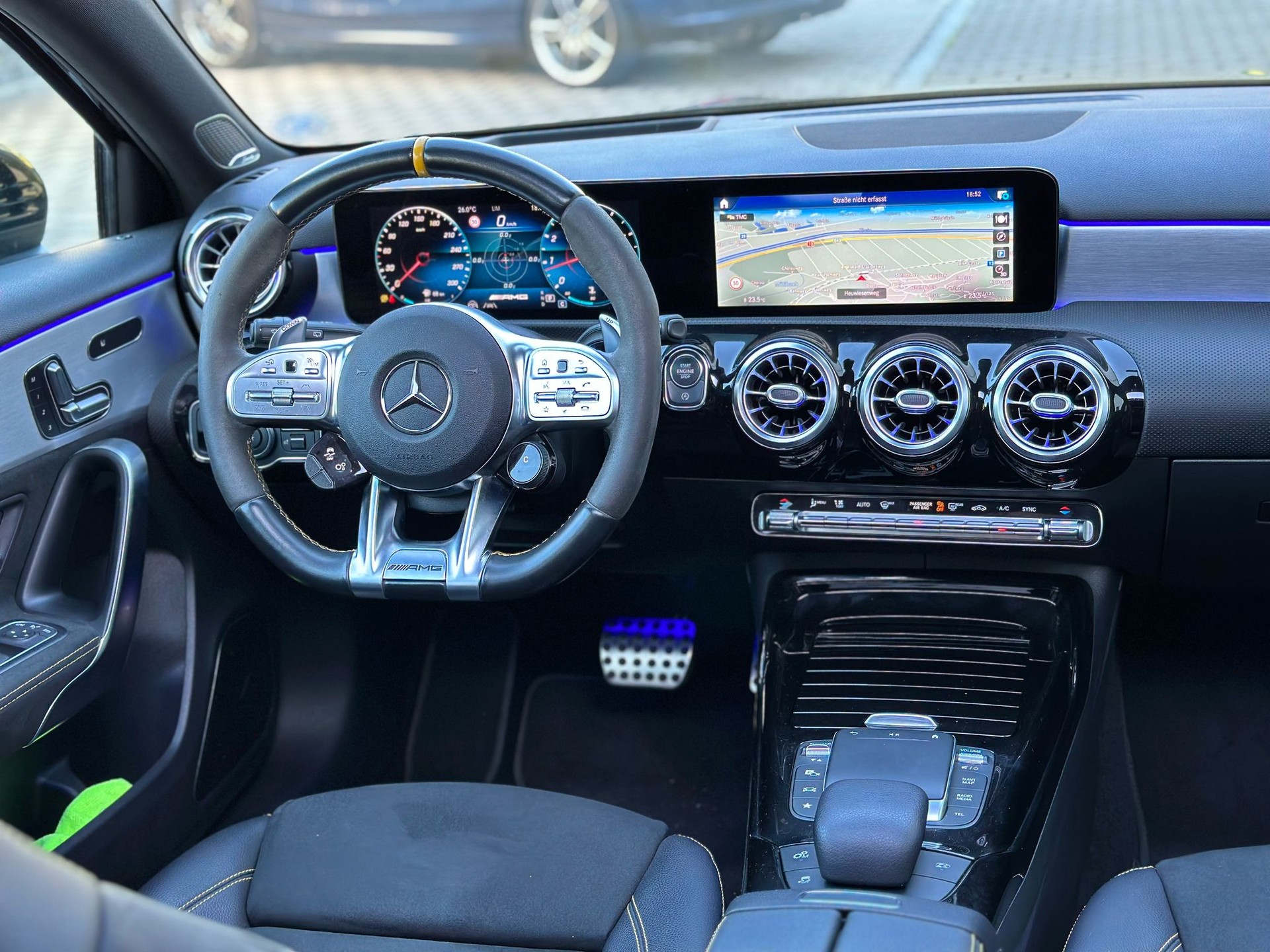 MERCEDES-BENZ A 45 S AMG 4Matic+ Speedshift-image-14