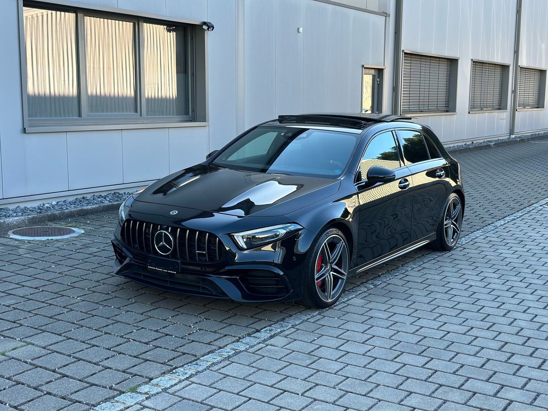 MERCEDES-BENZ A 45 S AMG 4Matic+ Speedshift-image-6
