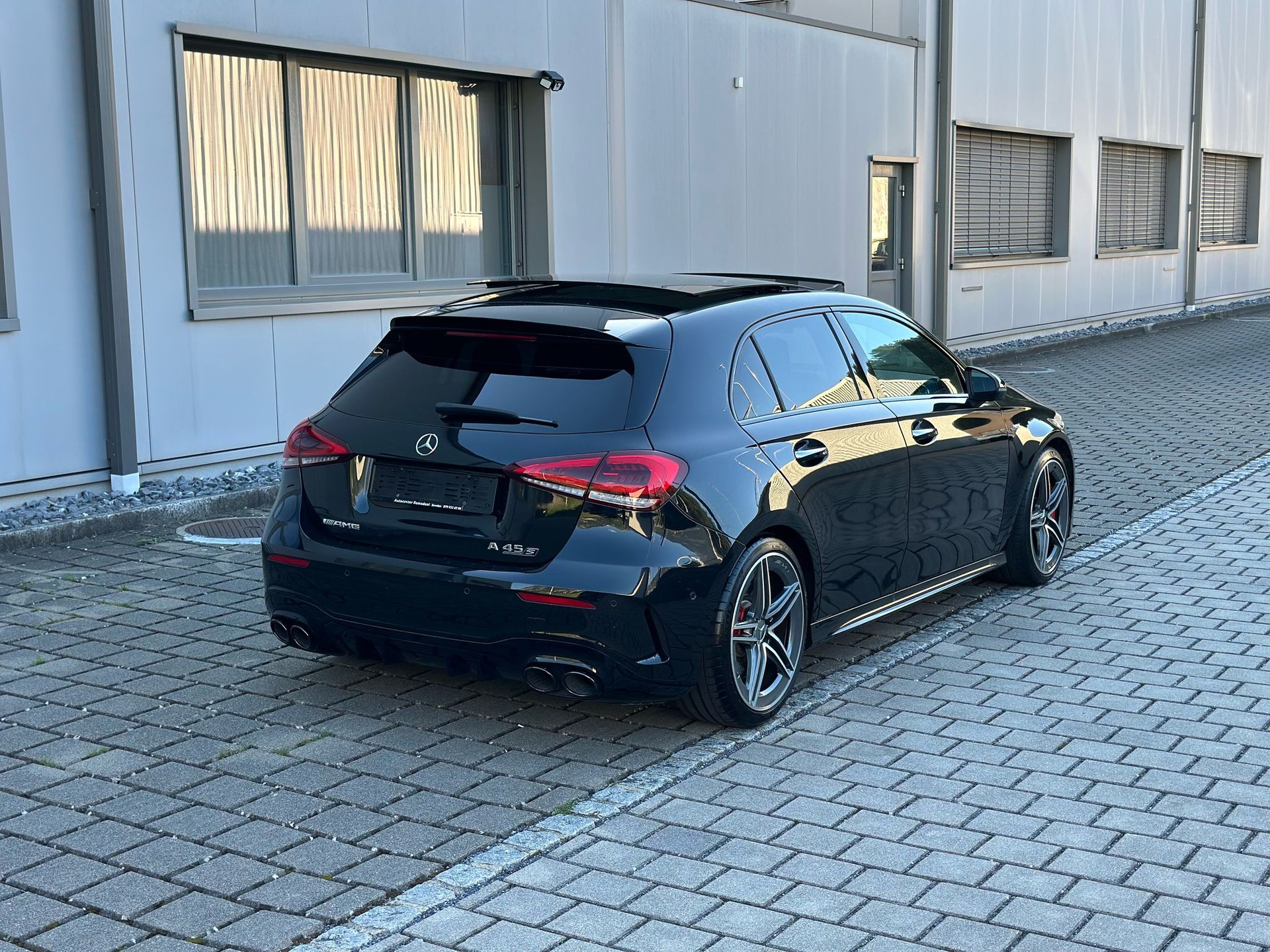 MERCEDES-BENZ A 45 S AMG 4Matic+ Speedshift-image-2