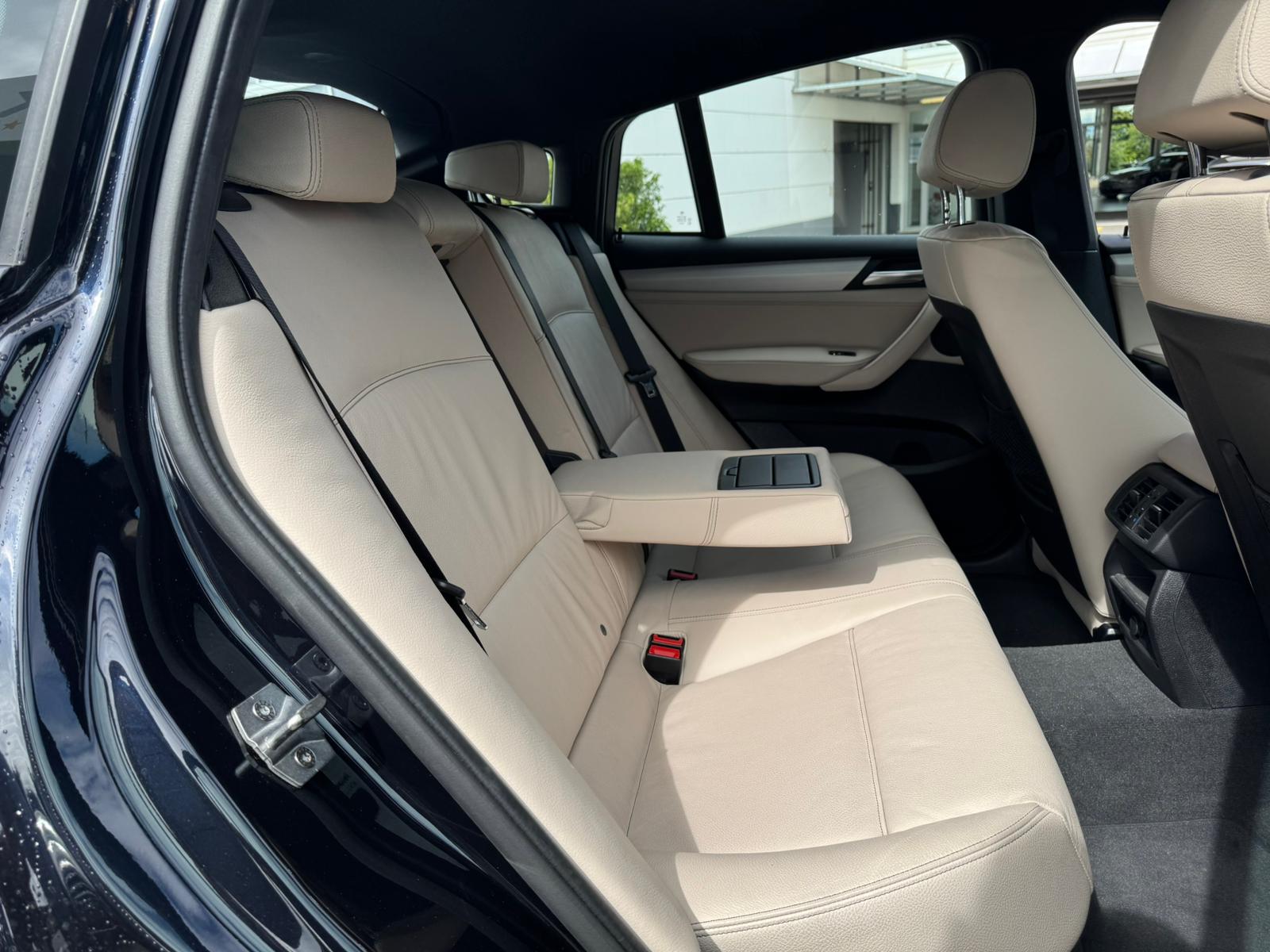 BMW X4 xDrive 35i Steptronic-image-12