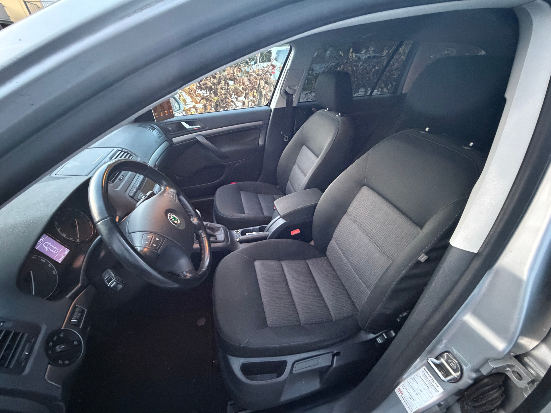 SKODA Octavia 2.0 TDI Adventure 4x4-image-4
