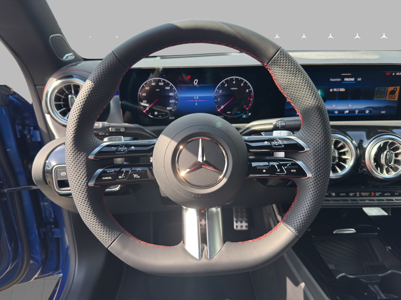 MERCEDES-BENZ CLA Shooting Brake 250 4Matic 8G-DCT-image-8